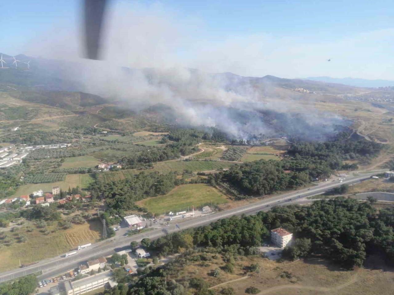 İzmir’deki orman yangını kontrol altına alındı
