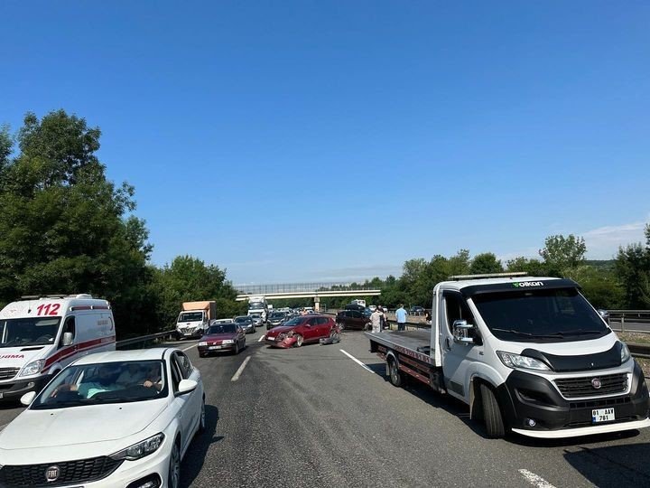 Düzce’de 7 aracın karıştığı zincirleme kaza kamerada
