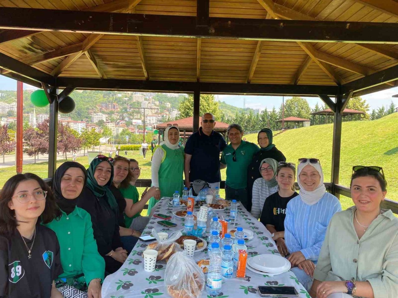 Kocaelisporlu taraftarlar sezonun yorgunluğunu attı