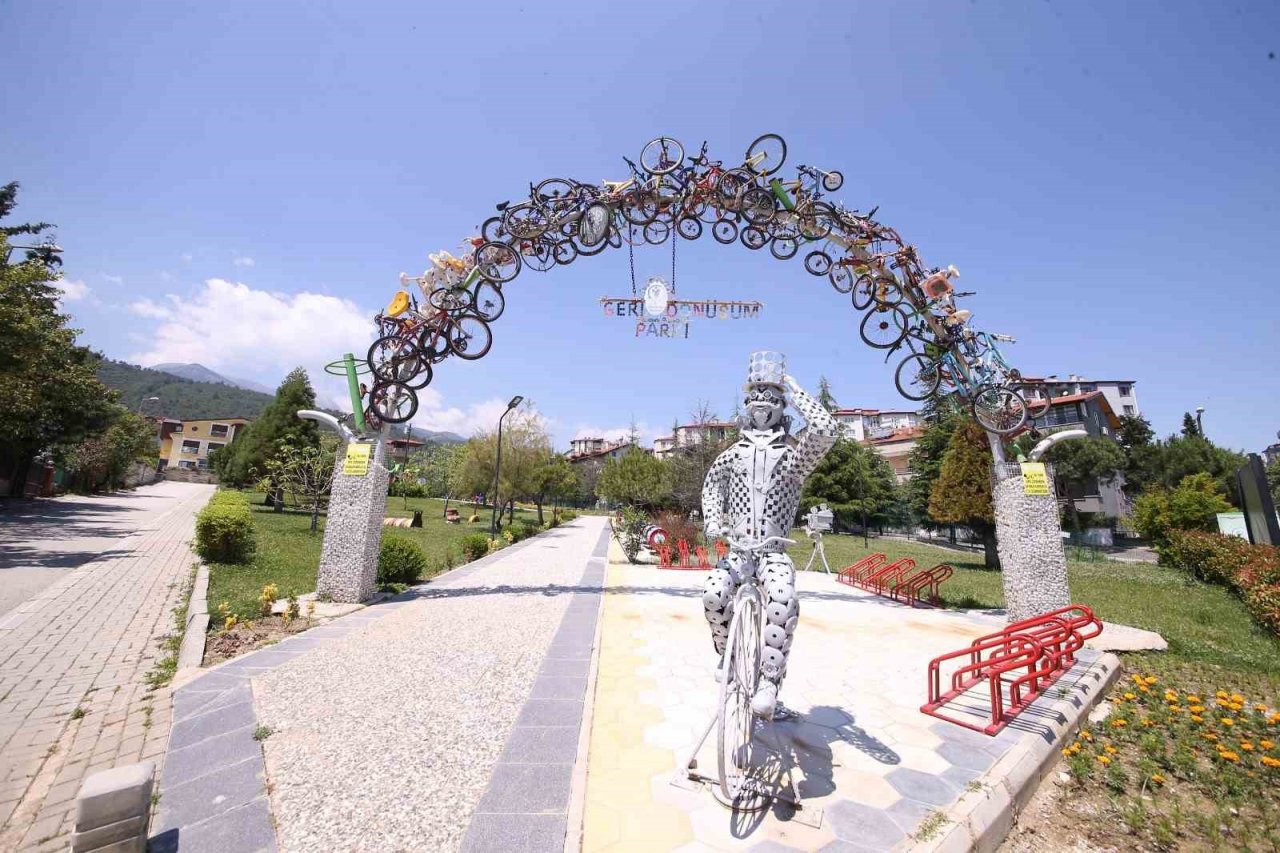 Geri dönüşüm parkı misafirlerini bekliyor