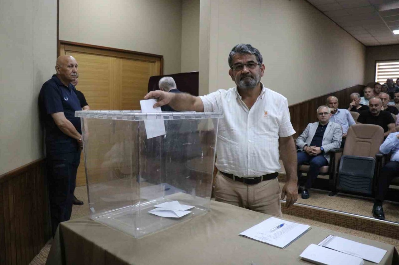 Erenler Belediye Başkanı Rahmi Şengül oldu