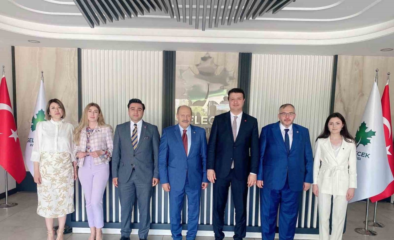 Kayseri Milletvekili Arıkan siyasi partilerle bayramlaştı