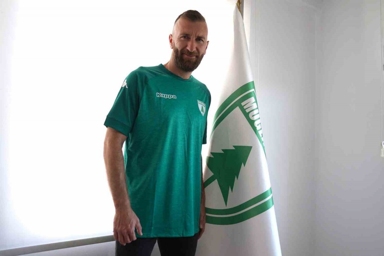 Tecrübeli savunma oyuncusu Muğlaspor’da