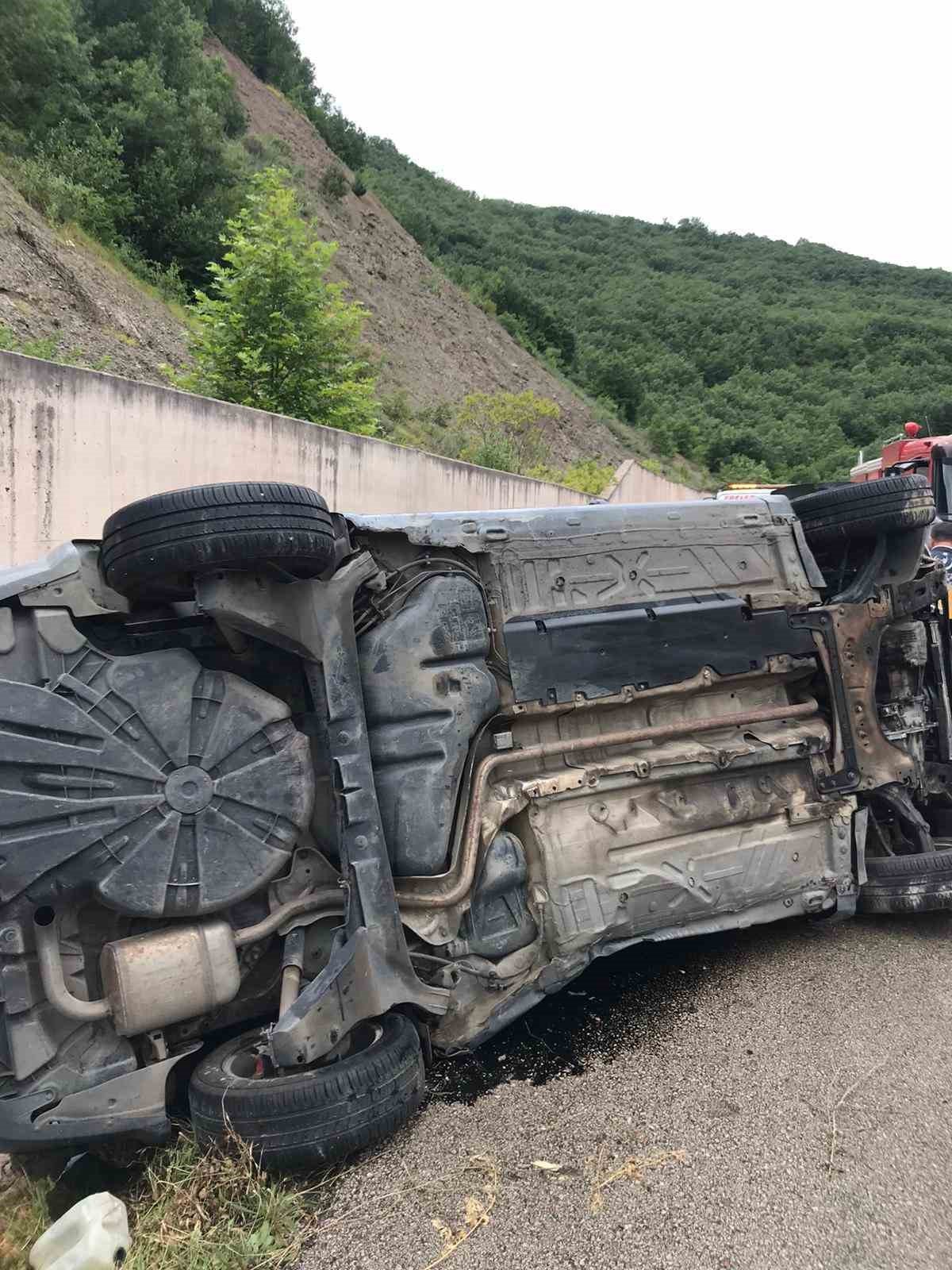 Zincirleme kaza da polis memuru yaralandı