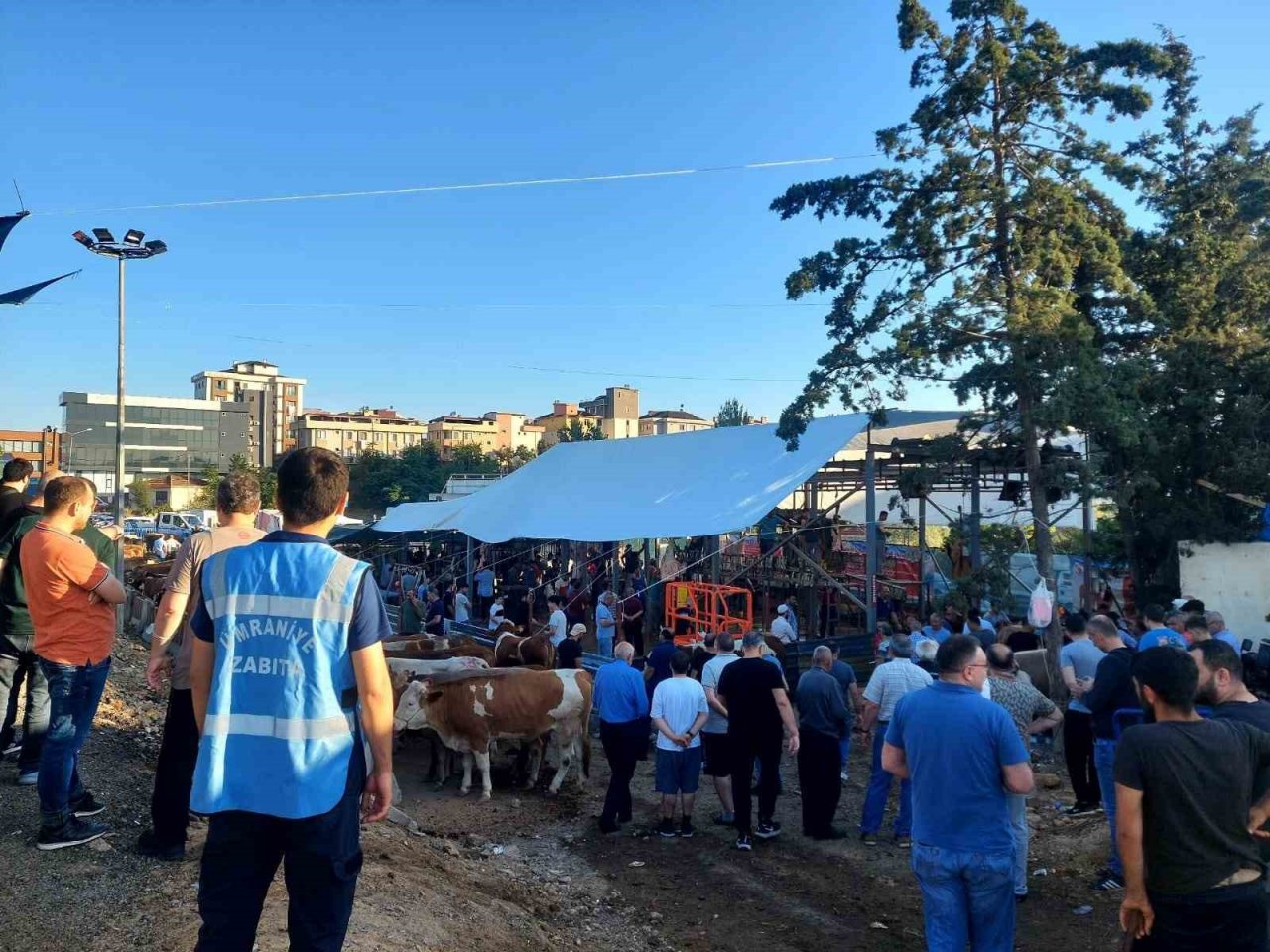 Ümraniye Belediyesi’nden yoğun bayram mesaisi