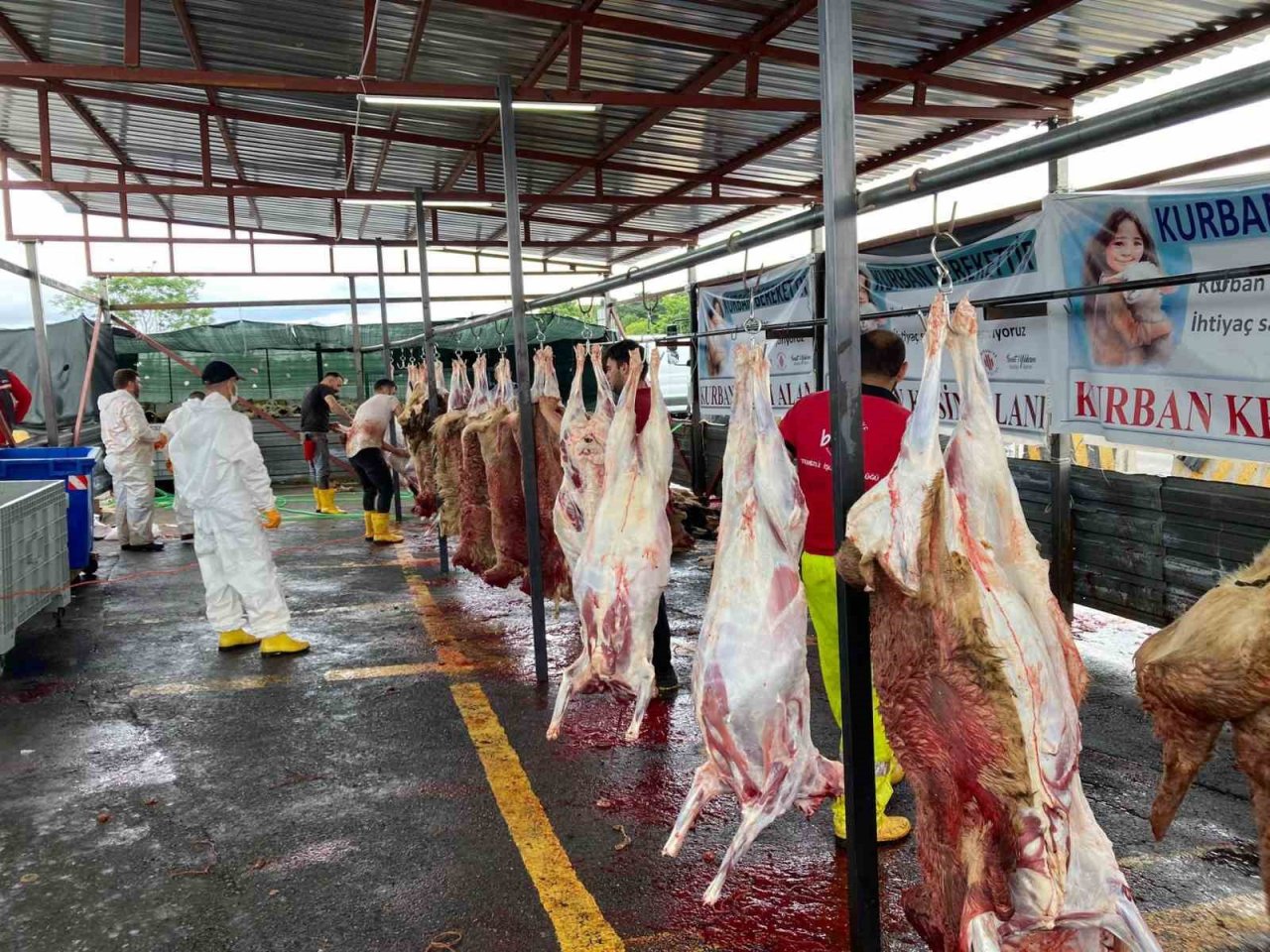 Ümraniye Belediyesi’nden yoğun bayram mesaisi