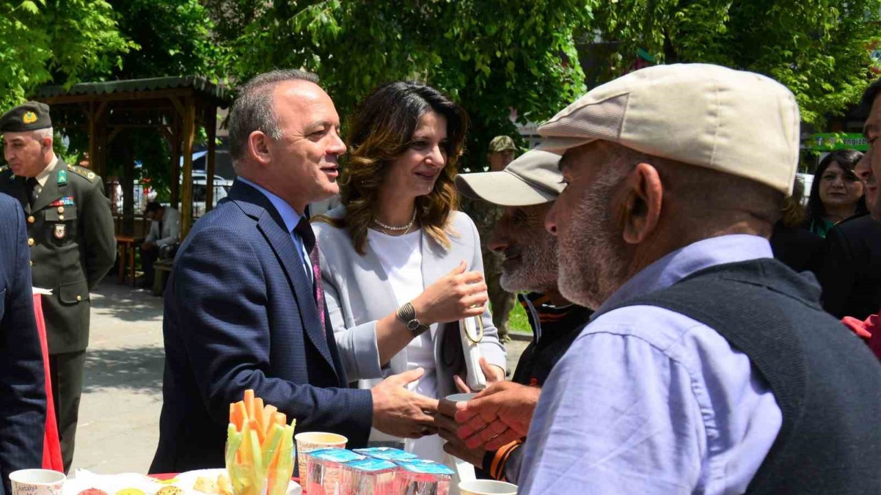 Ardahan’da bayramlaşma programı