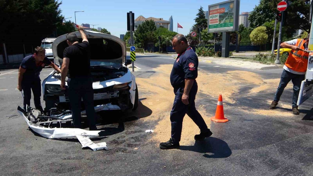 Ataşehir’de kırmızı ışık ihlali kazası: 1 yaralı