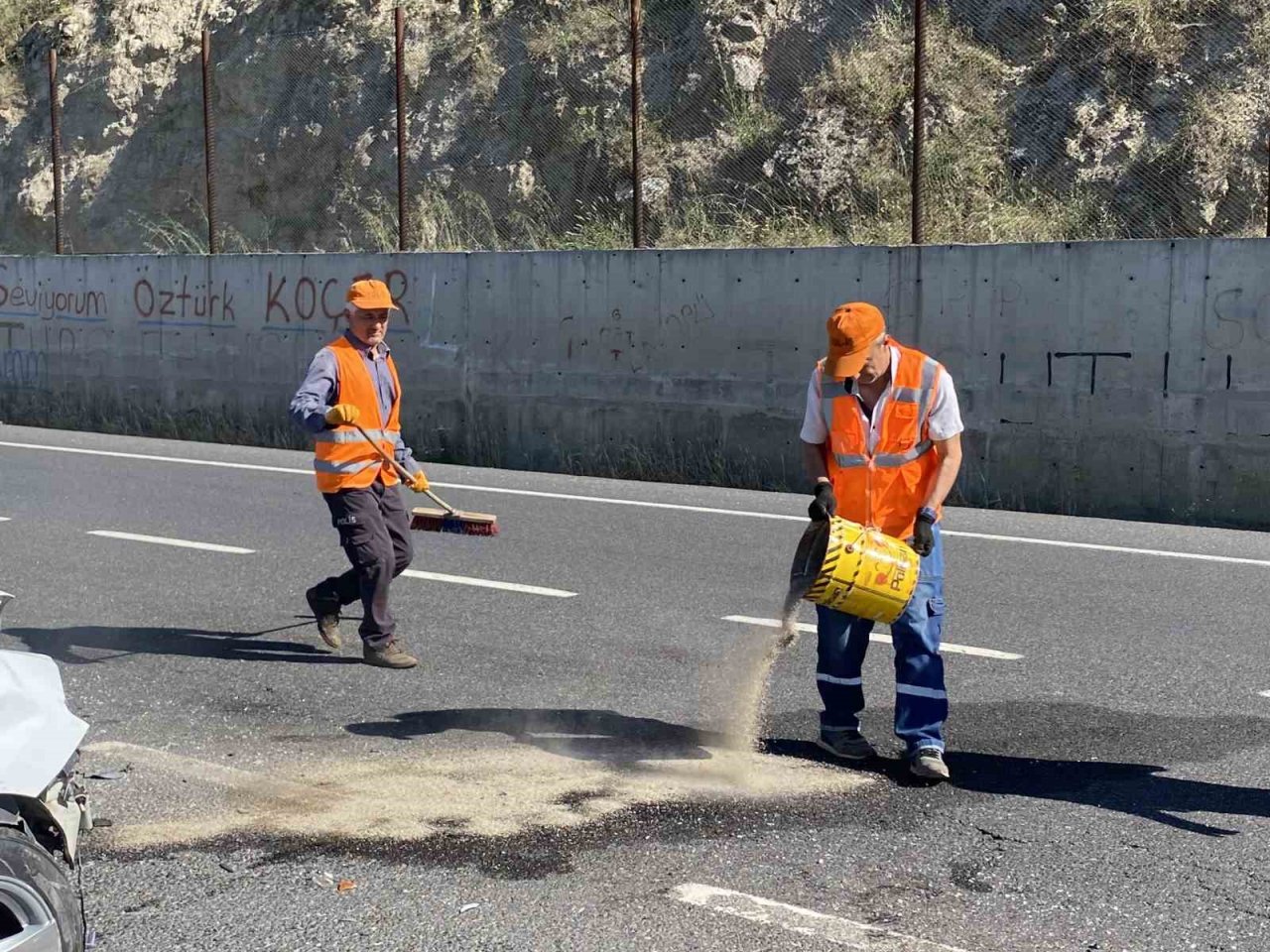 Uşak’ta iki otomobil çarpıştı: 2 yaralı