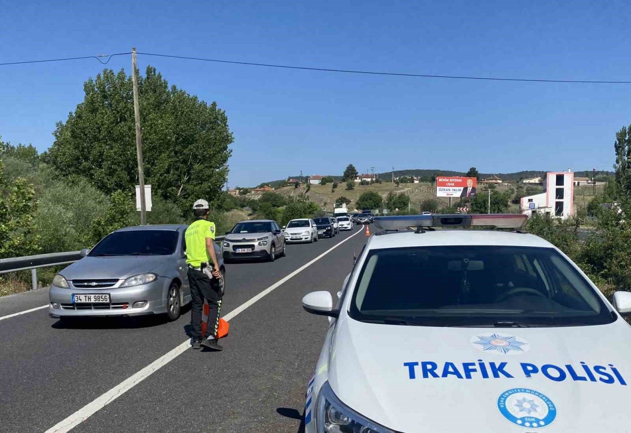 Uşak’ta iki otomobil çarpıştı: 2 yaralı