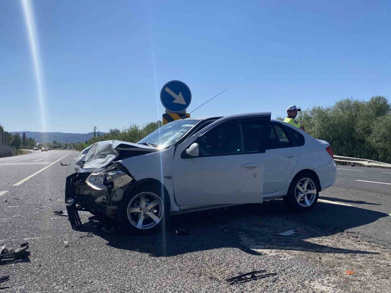 Uşak’ta iki otomobil çarpıştı: 2 yaralı