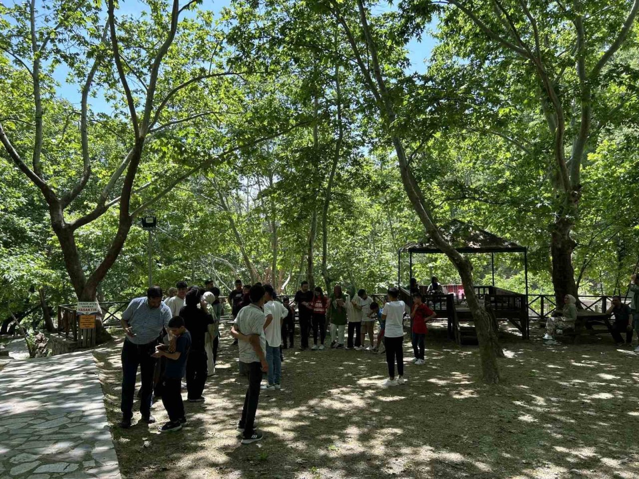 Gelenbe Mesire Alanı sıcak yaz günlerinde serinletiyor