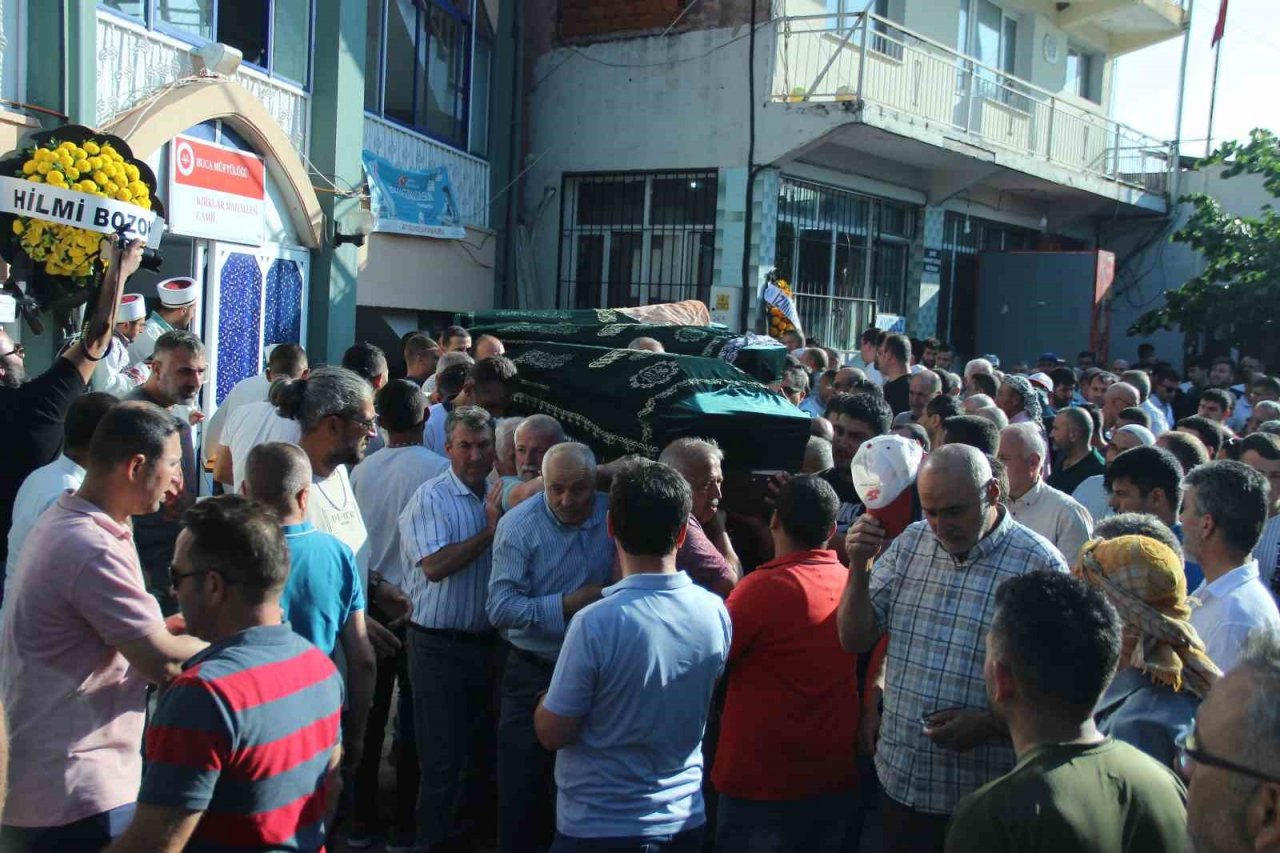 İzmir’deki feci kazada hayatını kaybedenler toprağa verildi