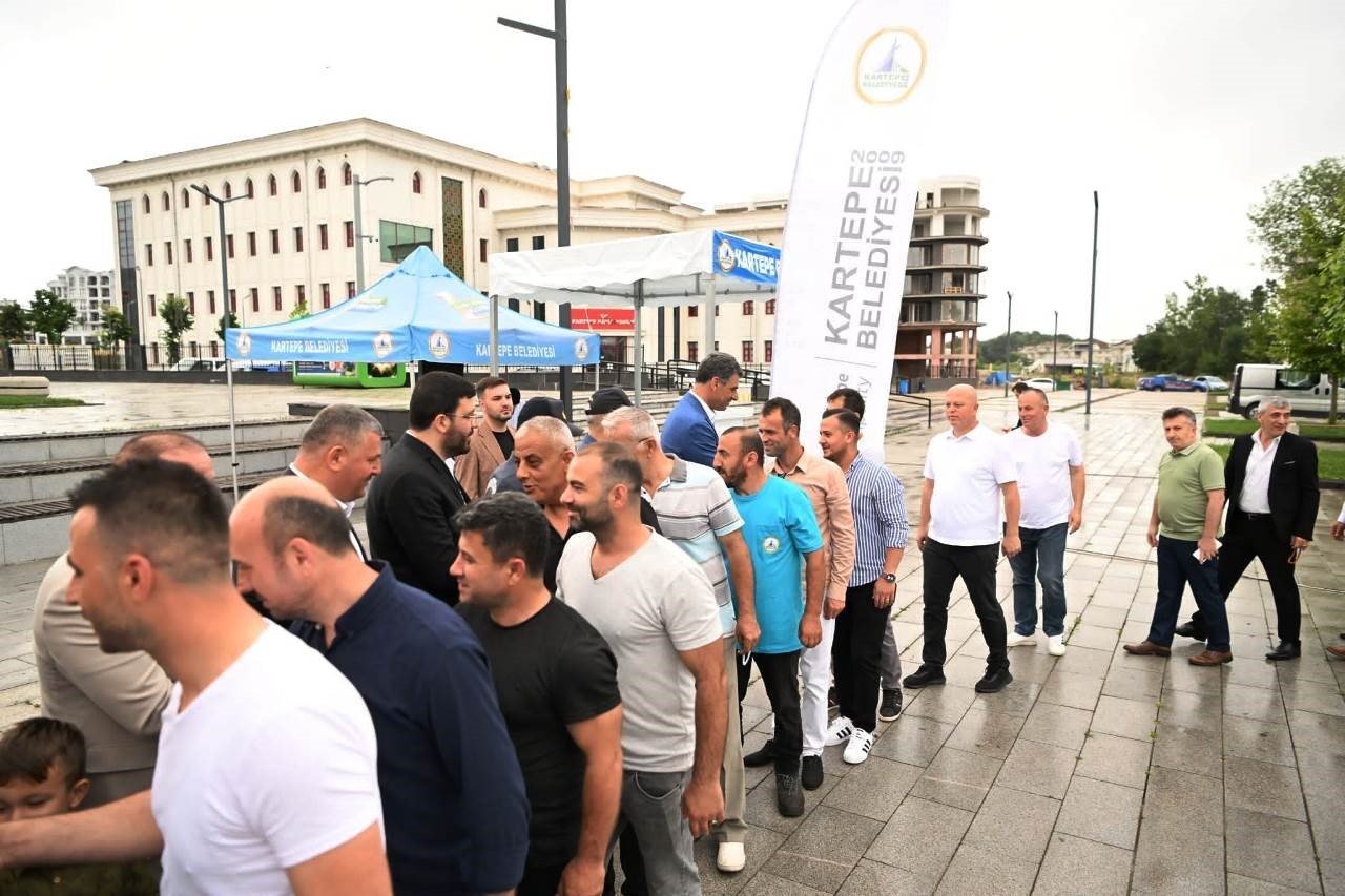 Kartepeliler Kent Meydanı’nda bayramlaştı