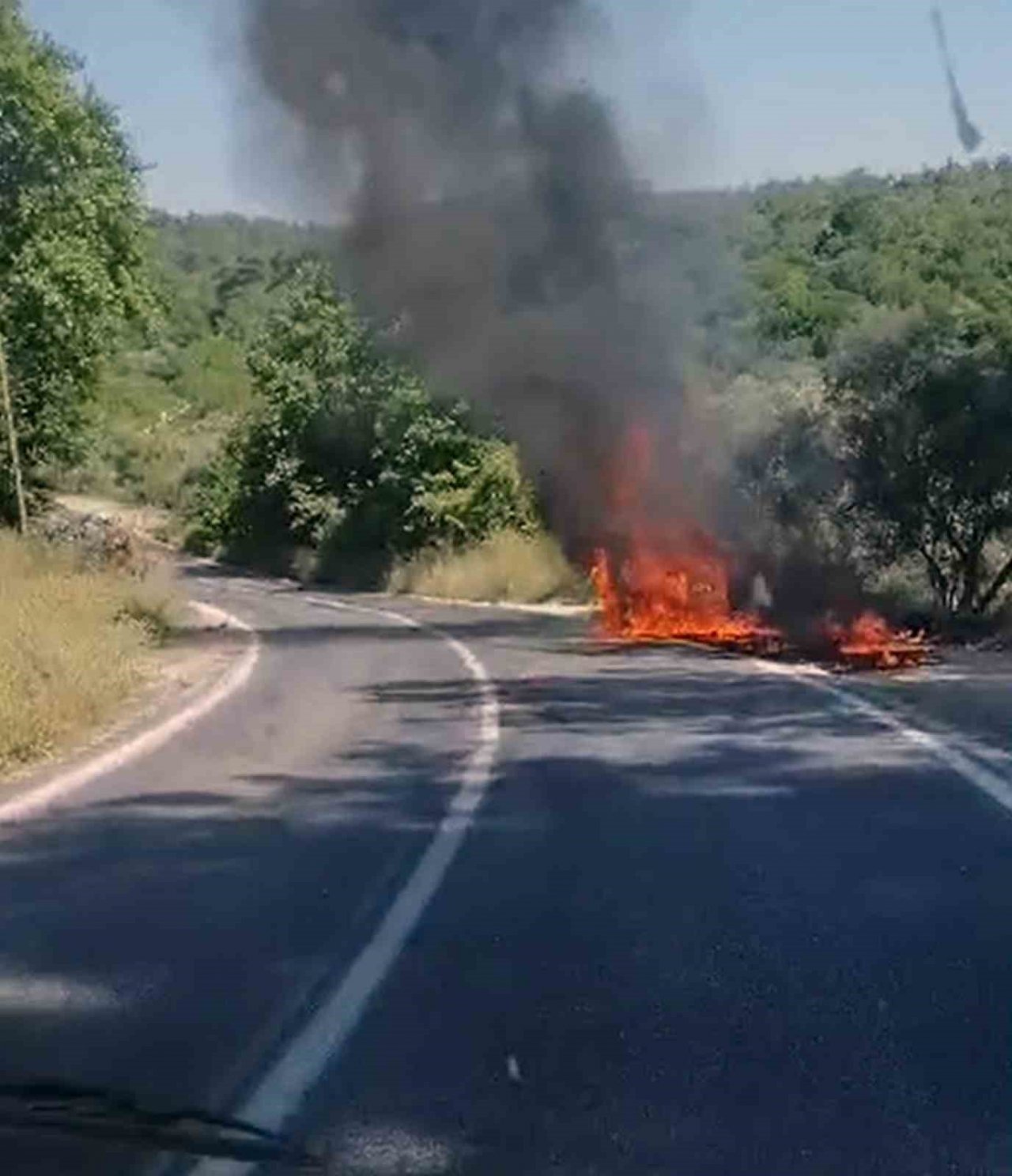 Araç cayır cayır yandı