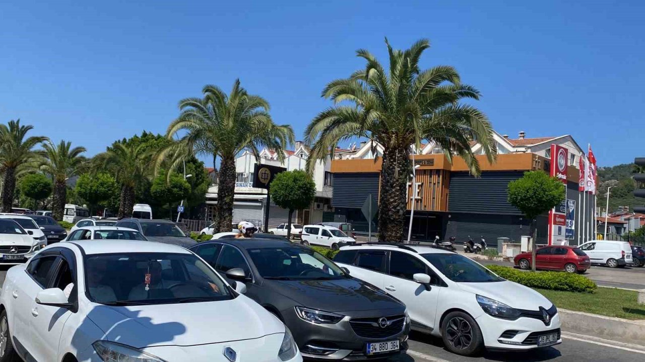 Marmaris’e gelen tatilcilerin dönüş yolculuğu başladı