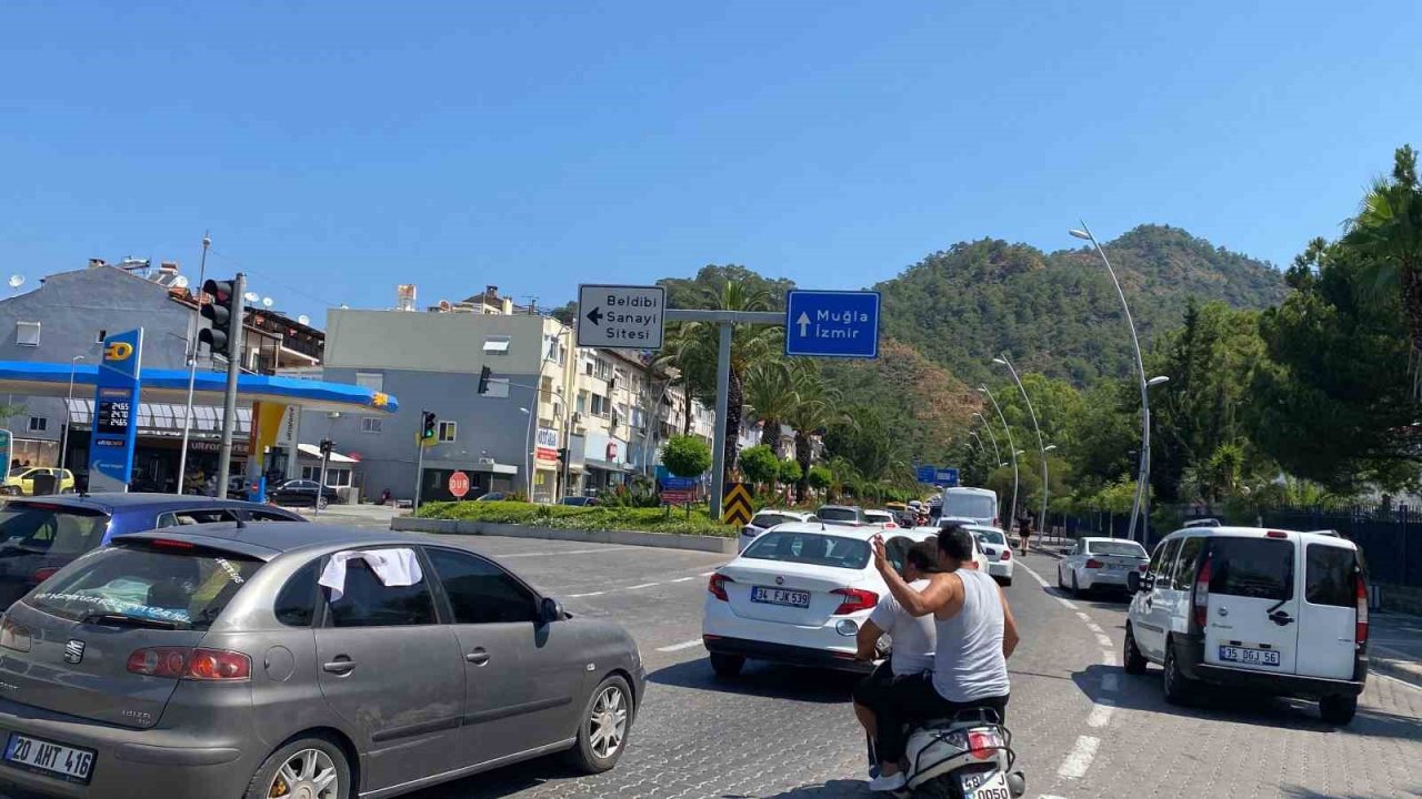 Marmaris’e gelen tatilcilerin dönüş yolculuğu başladı