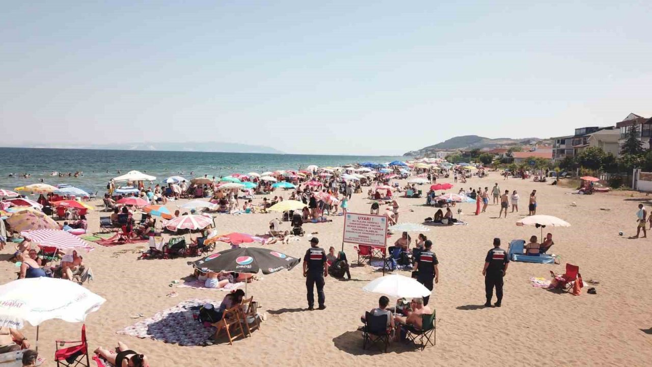 Jandarma’dan gece gündüz devriyesi: Plajları hem havadan hem karadan denetliyorlar