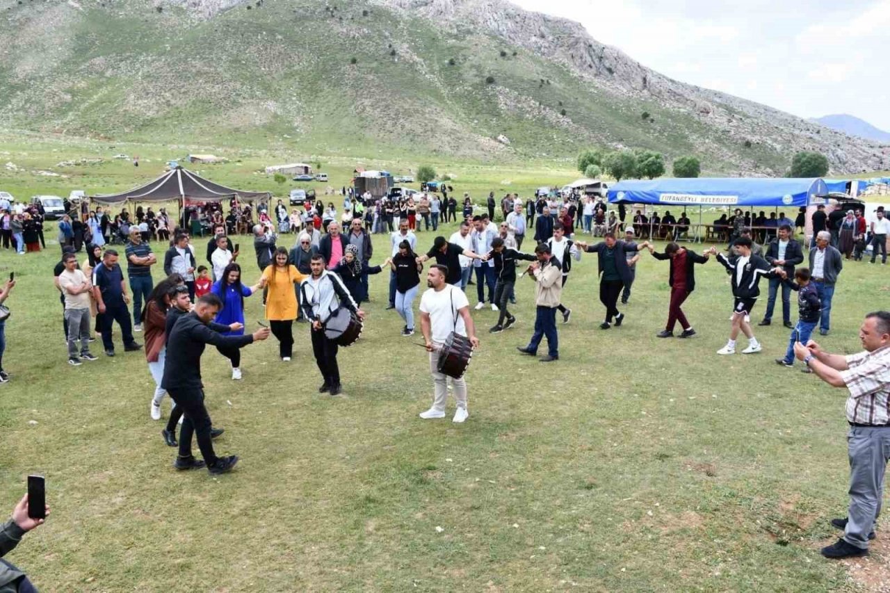 Arslantaş Mahallesi’nde Görkemli Bayramlaşma