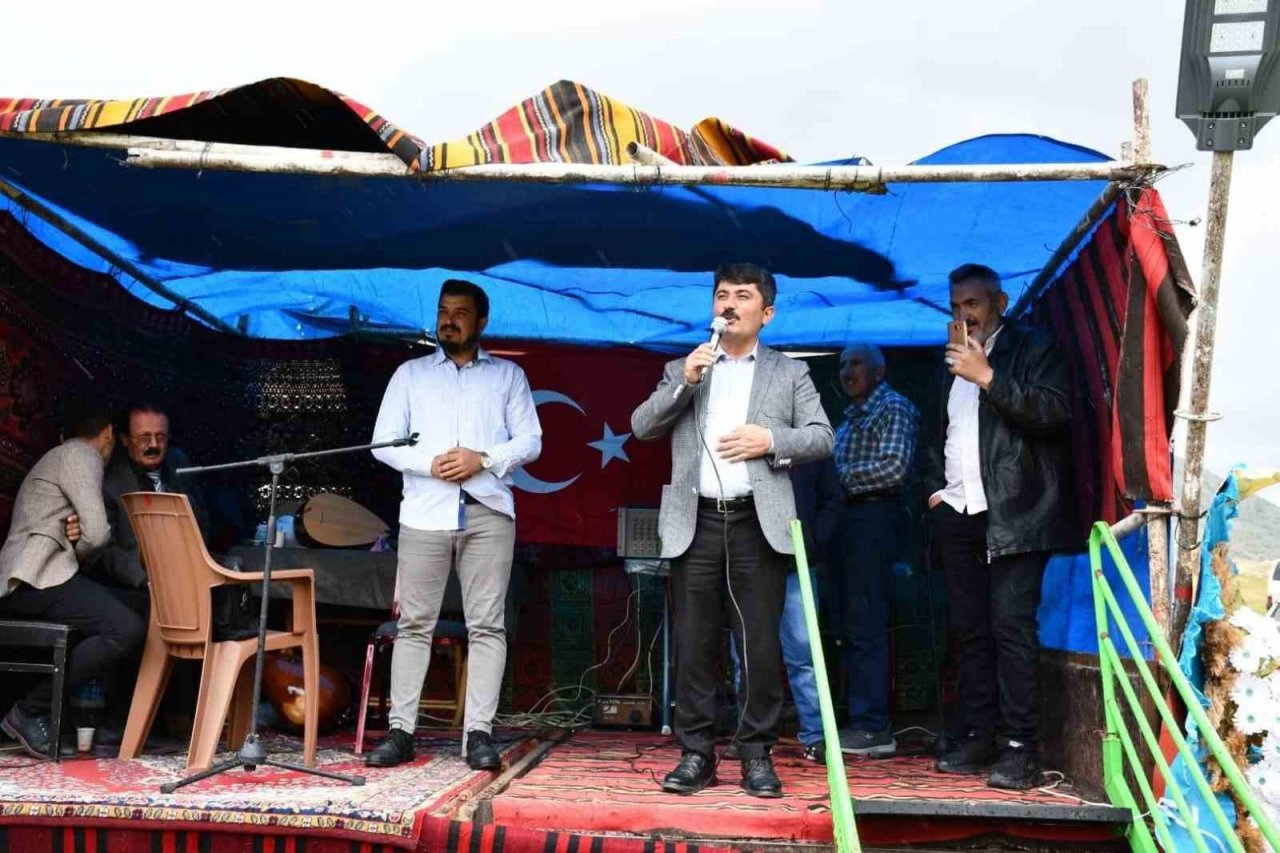 Arslantaş Mahallesi’nde Görkemli Bayramlaşma