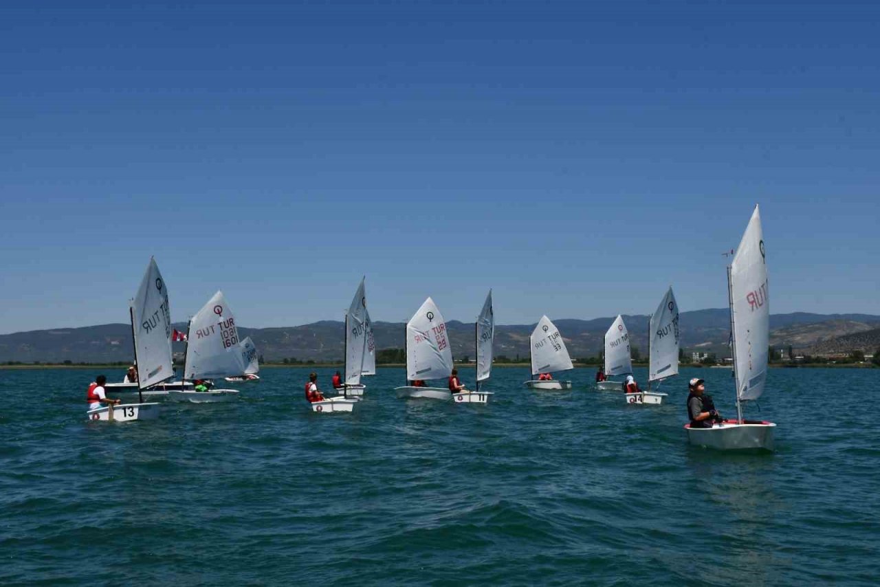 Denizcilik ve Kabotaj Bayramı yarışları İznik’te başladı