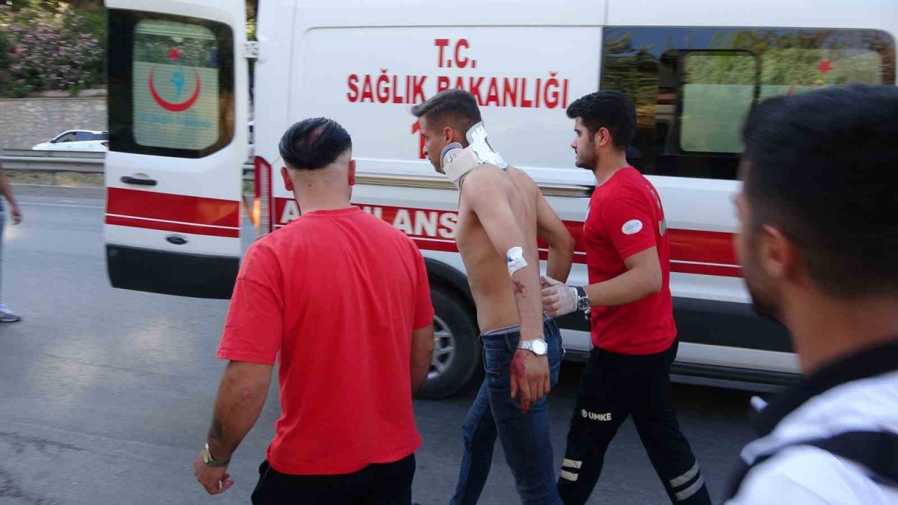 Otomobil motosiklete çarptı: 1 ölü, 2 yaralı