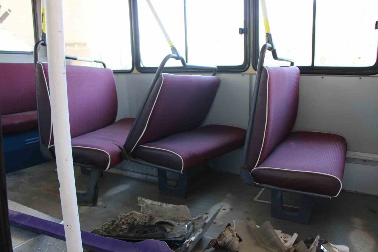 Amasya’da otomobille çarpışan minibüs köprü ayağına daldı: 8 yaralı