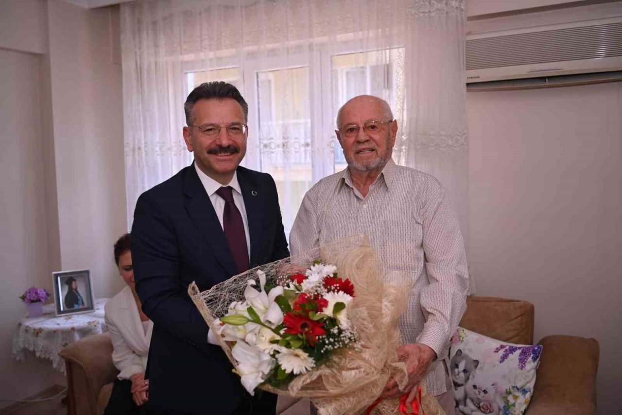 Vali Aksoy, bayramda şehit ve gazileri unutmadı