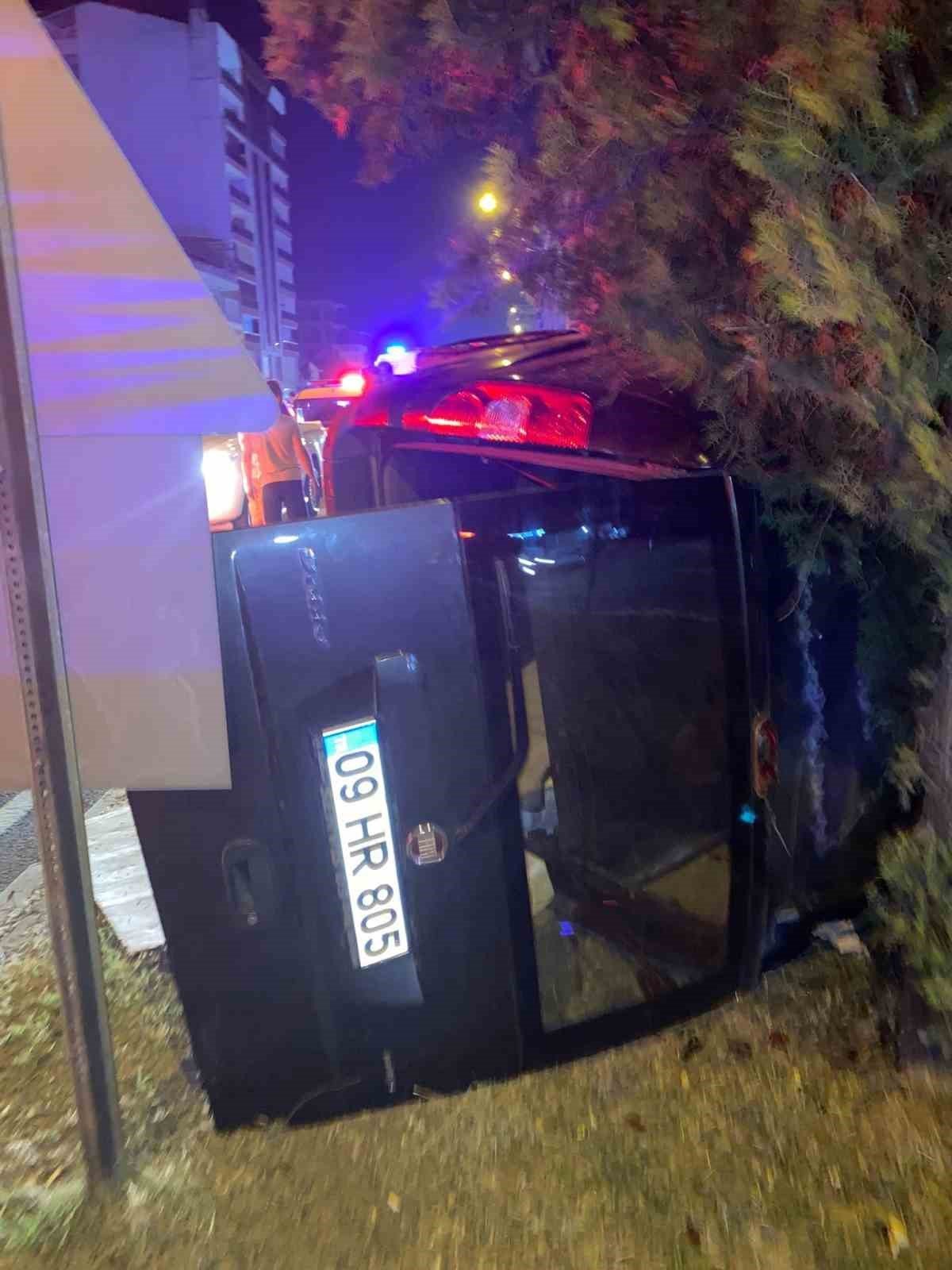 Sürücüsünün direksiyon hakimiyetini kaybettiği araç yan yattı: 1 yaralı