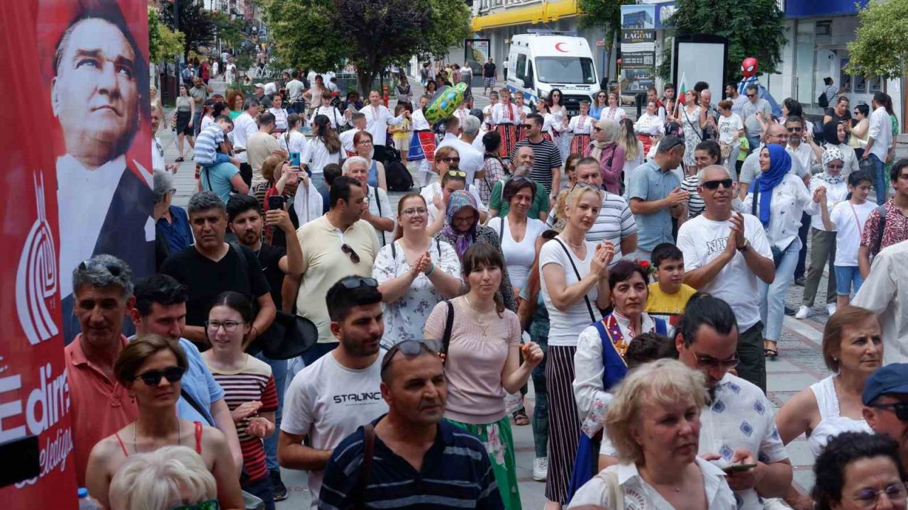 Balkan Folklor Festivali renkli görüntülere sahne oldu