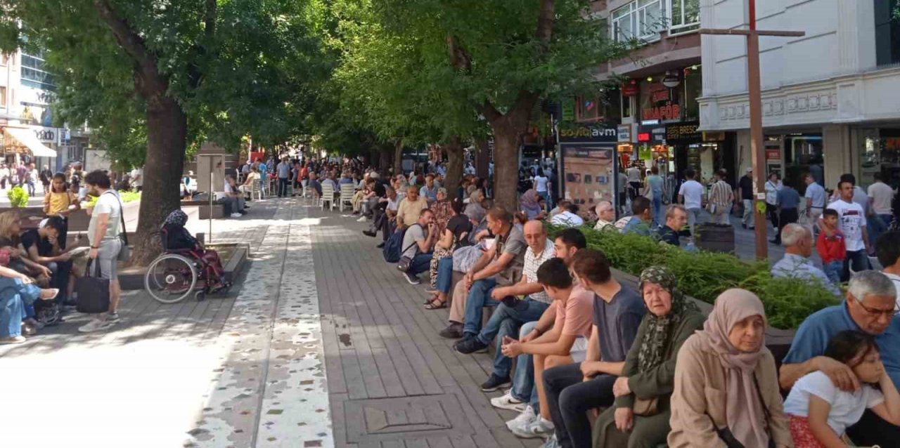 Eskişehirli vatandaşların güzel hava keyfi