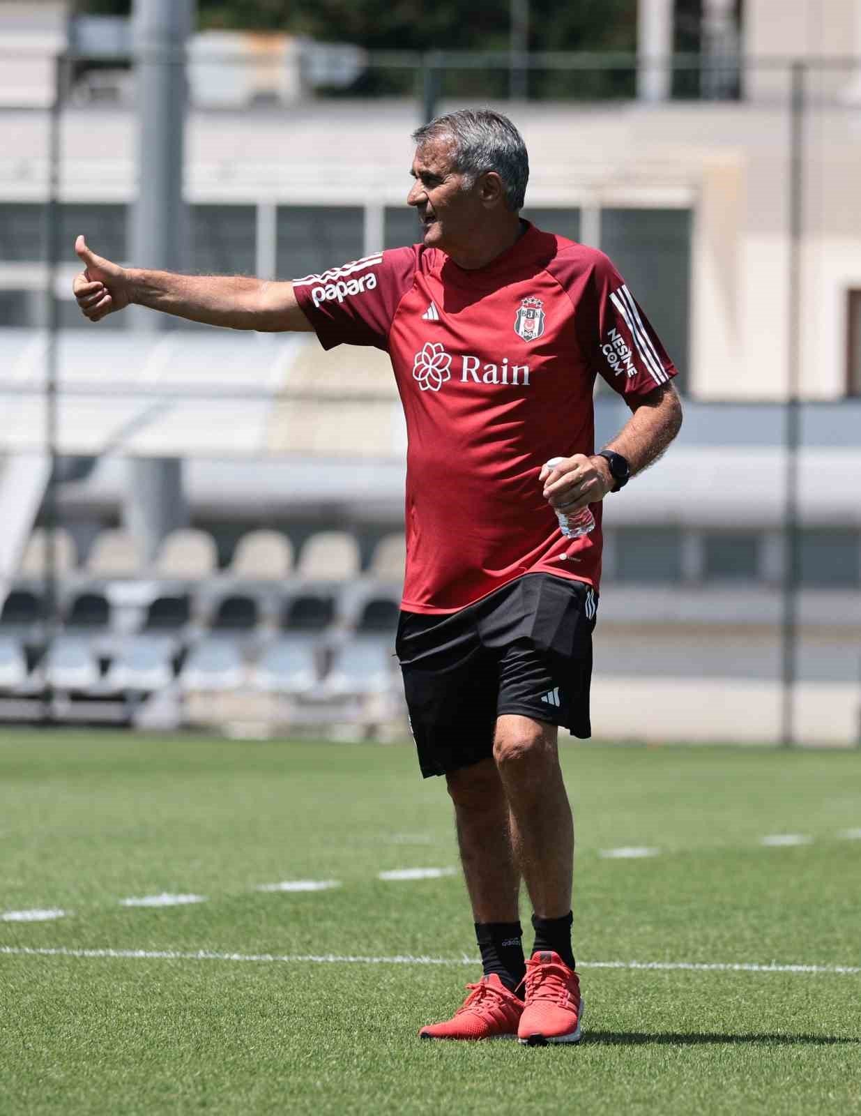 Beşiktaş, yeni sezon hazırlıklarını sürdürüyor