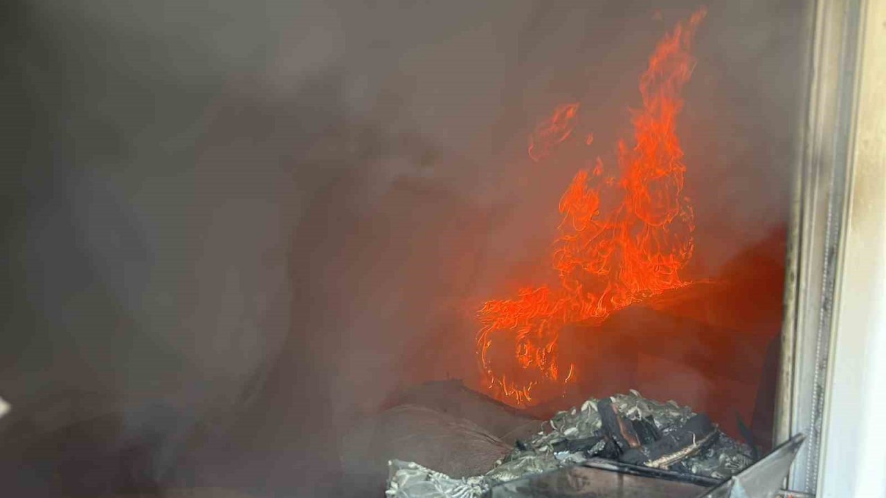 Su ısıtıcısı evi yaktı: 1 yaralı