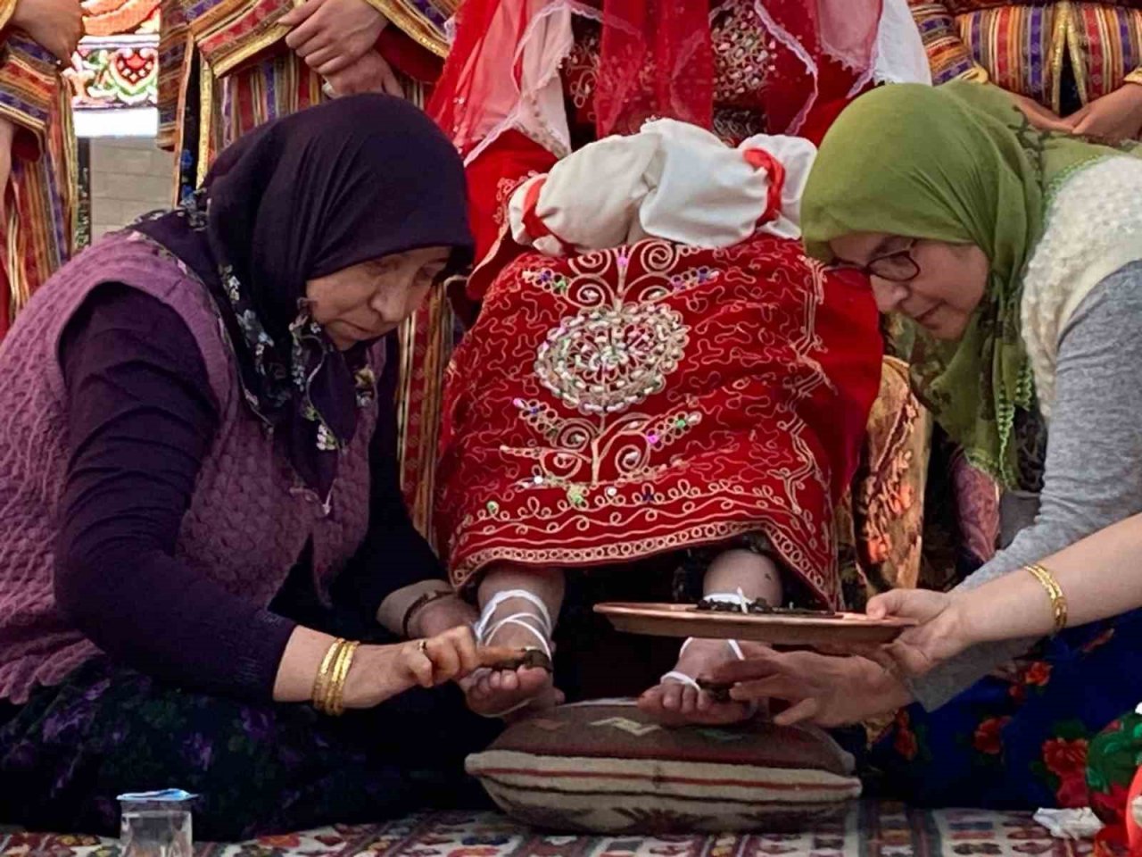 Ankara’da 3 kuşak ‘çinti’ güzeli yarışması düzenlendi