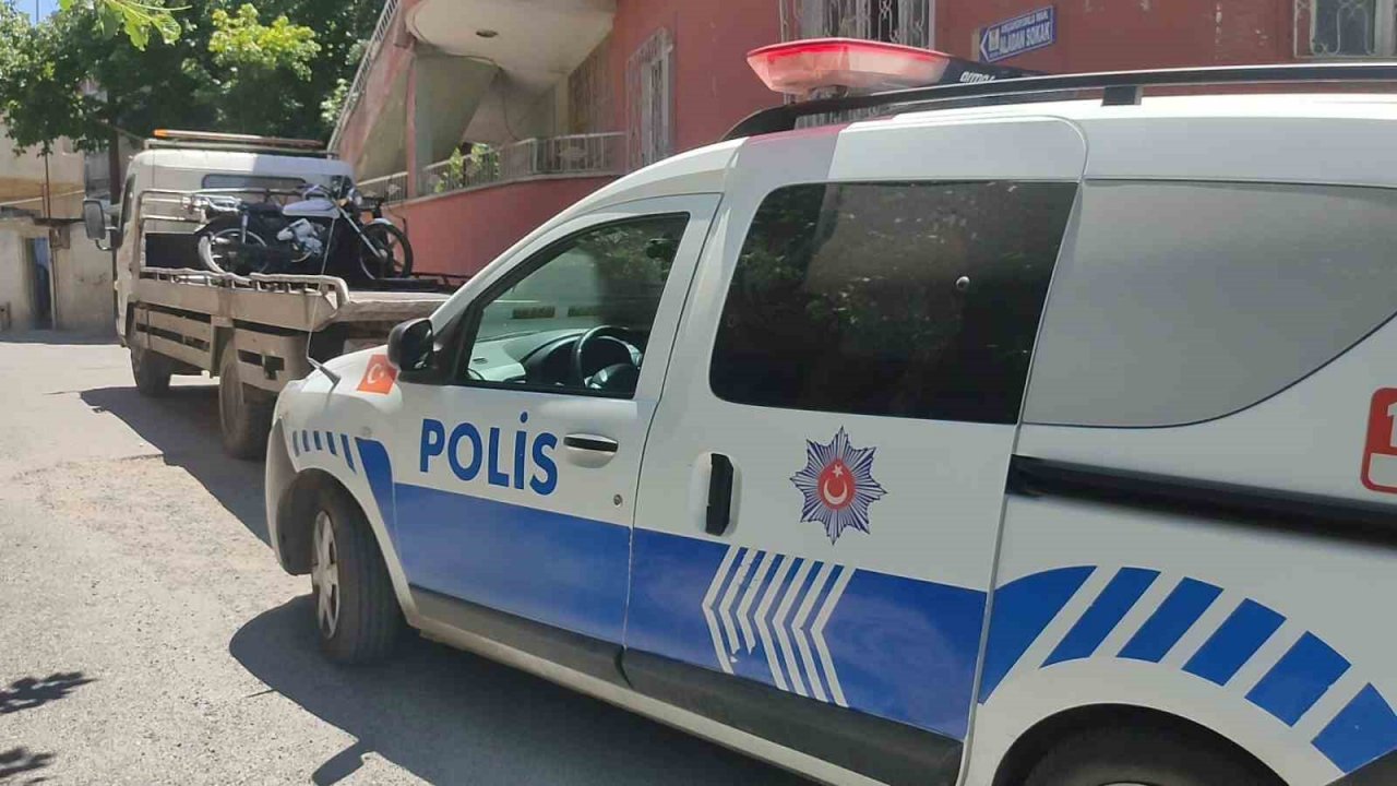 Motosikleti çalıp kaçmak isteyen iki şüpheliden biri yakalandı