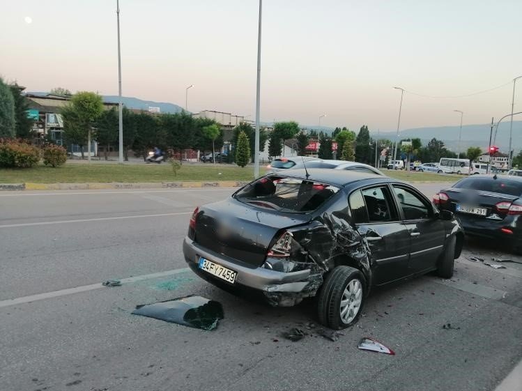 Karabük’te zincirleme trafik kazası: 9 yaralı