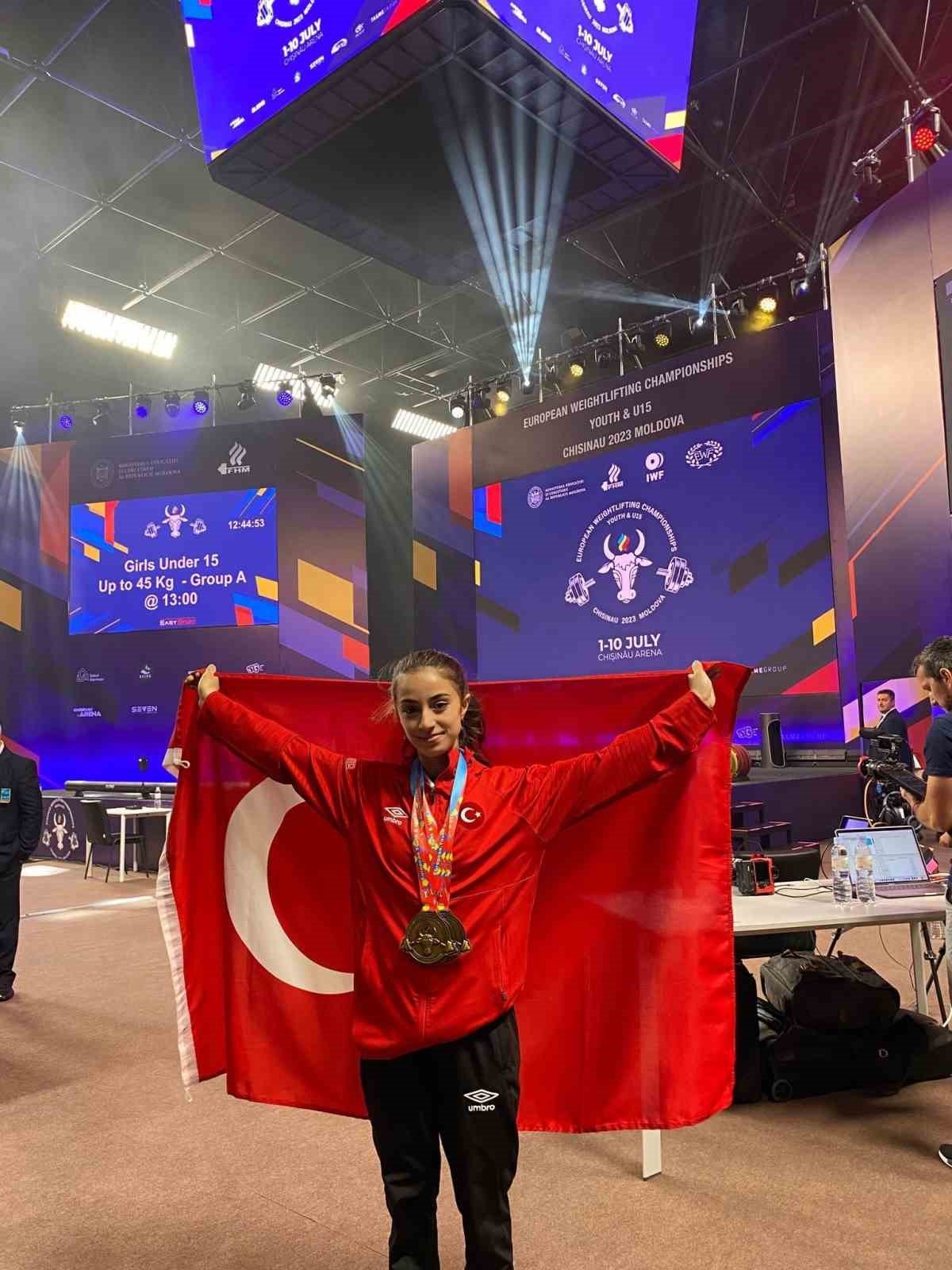 Koloğlu Avrupa Şampiyonu sporcusunu unutmadı