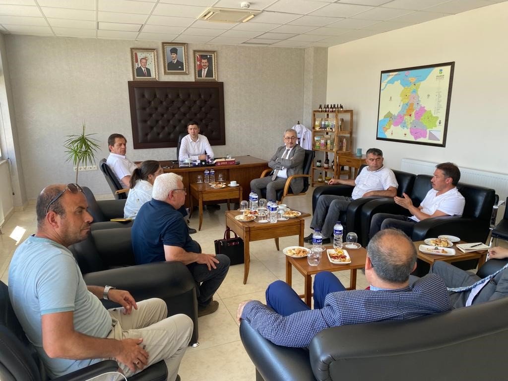 Burhaniye’de aromatik bitkiler çiftçilere önemli kazanç kapısı olacak