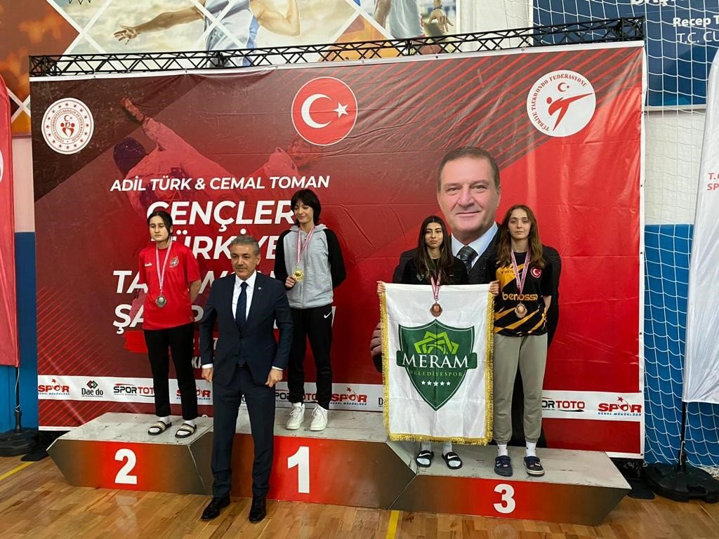 Denizlili şampiyon taekwondocular hazırlıklarını sürdürüyor