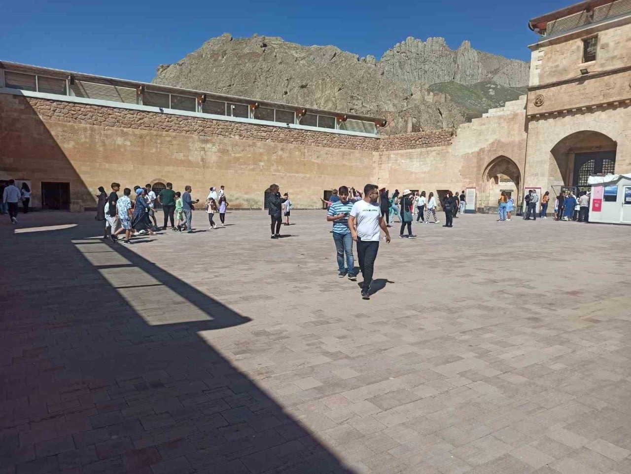 İshak Paşa Sarayı’nı bayramda 40 bin kişi ziyaret etti