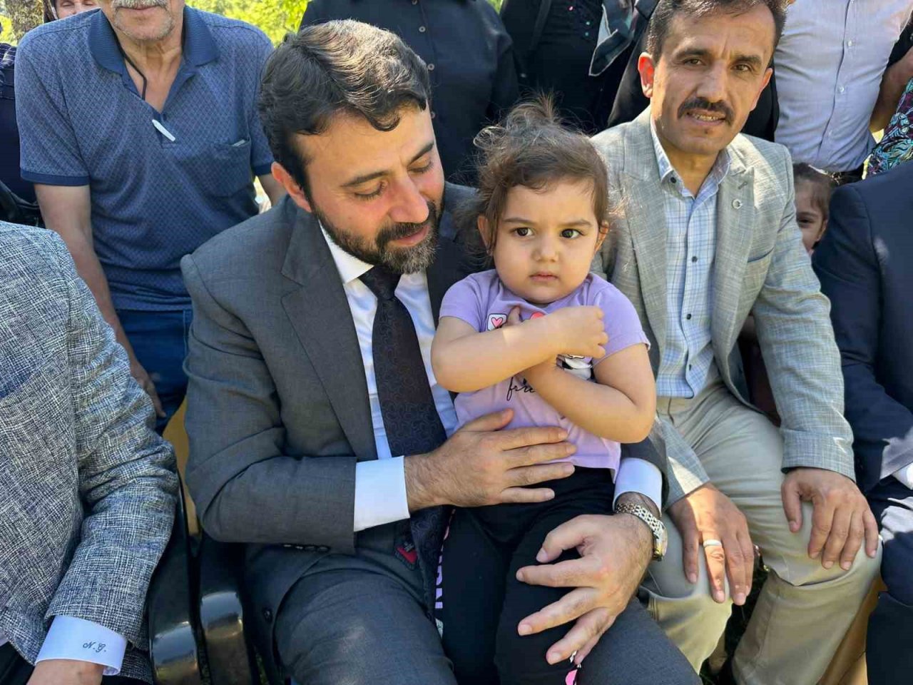 Milletvekili Şahin,ayak basmadık yer bırakmadı