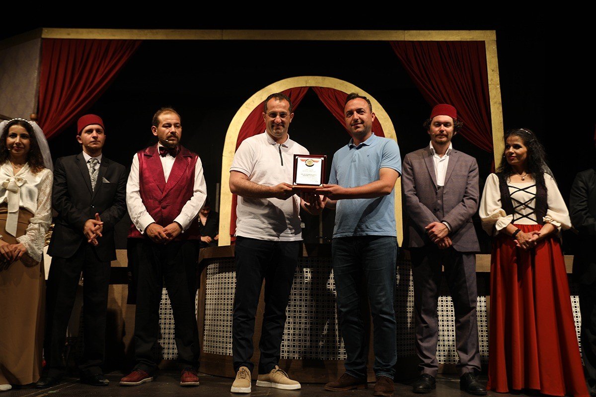 Akçaabat’ta 4. Açık Hava Tiyatro Günleri başladı