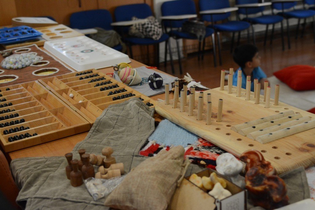 Çocuklar Türk dünyasının geleneksel oyunlarını Anadolu Üniversitesi’nde öğreniyor