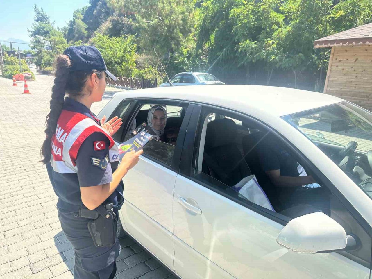 Jandarma ekipleri vatandaşları uyardı