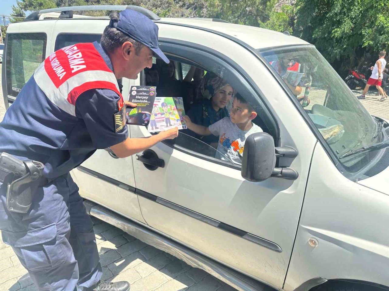 Jandarma ekipleri vatandaşları uyardı