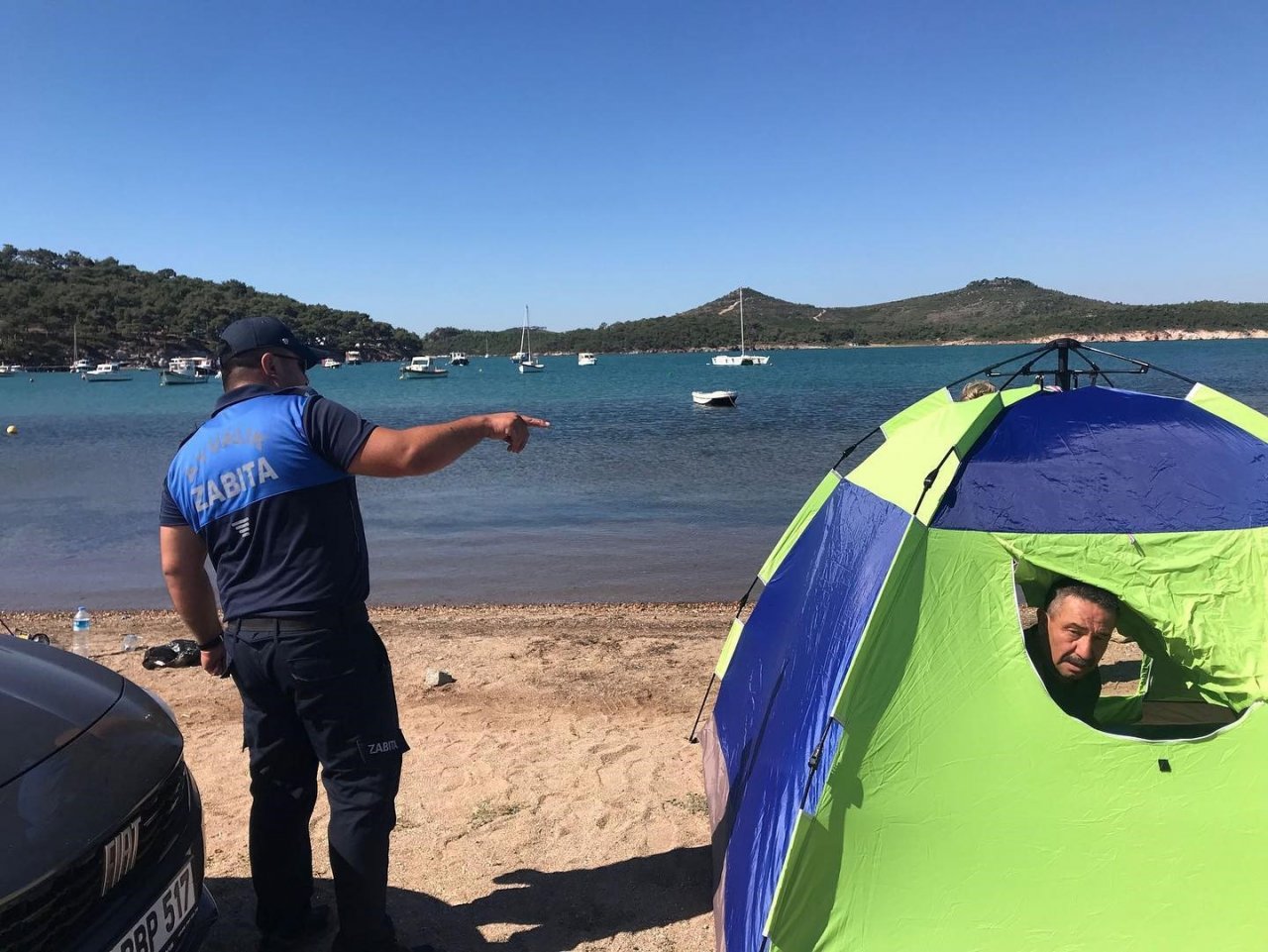 Ayvalık’ta kamp alanların dışındaki çadır ve karavanlar zabıta tarafından kaldırıldı