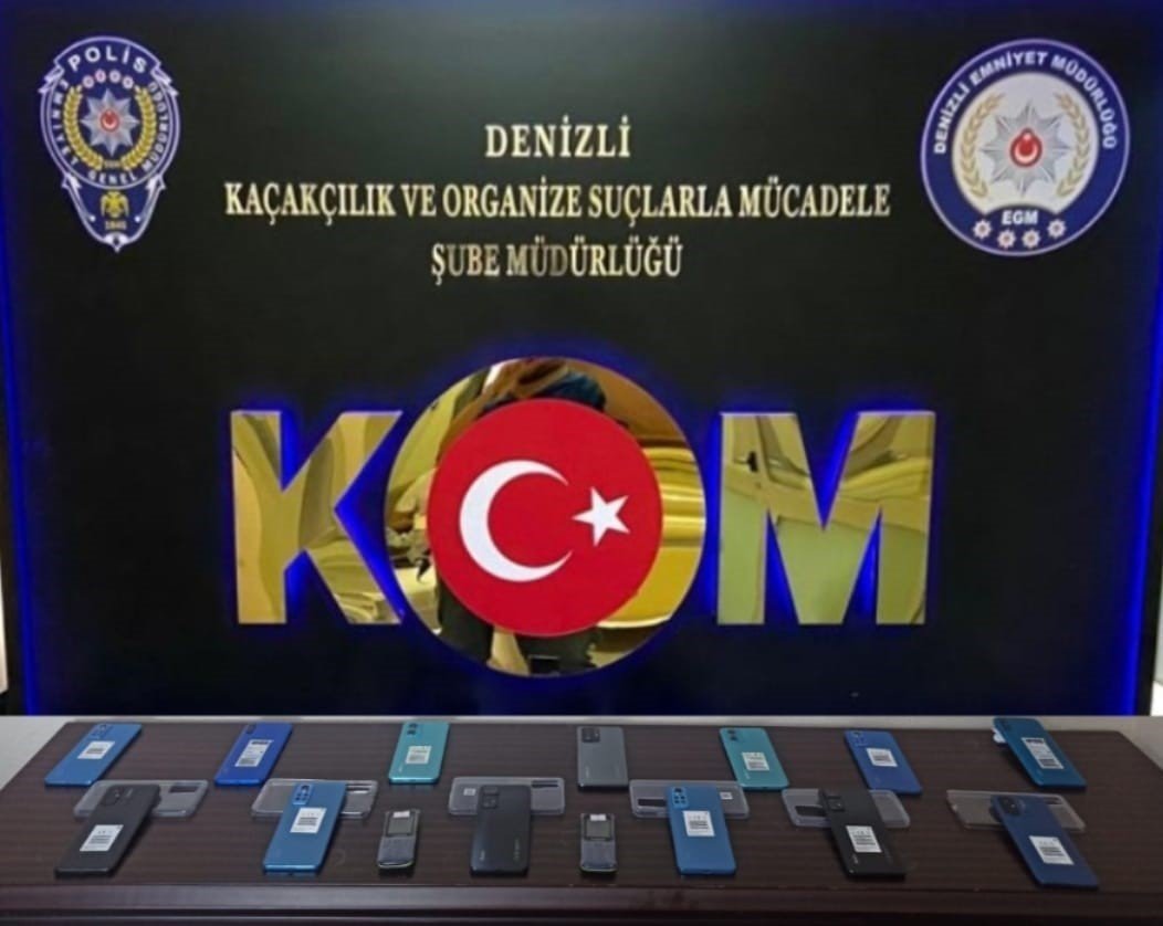 Denizli’de kaçak tütün ve cinsel içerikli hap operasyonu