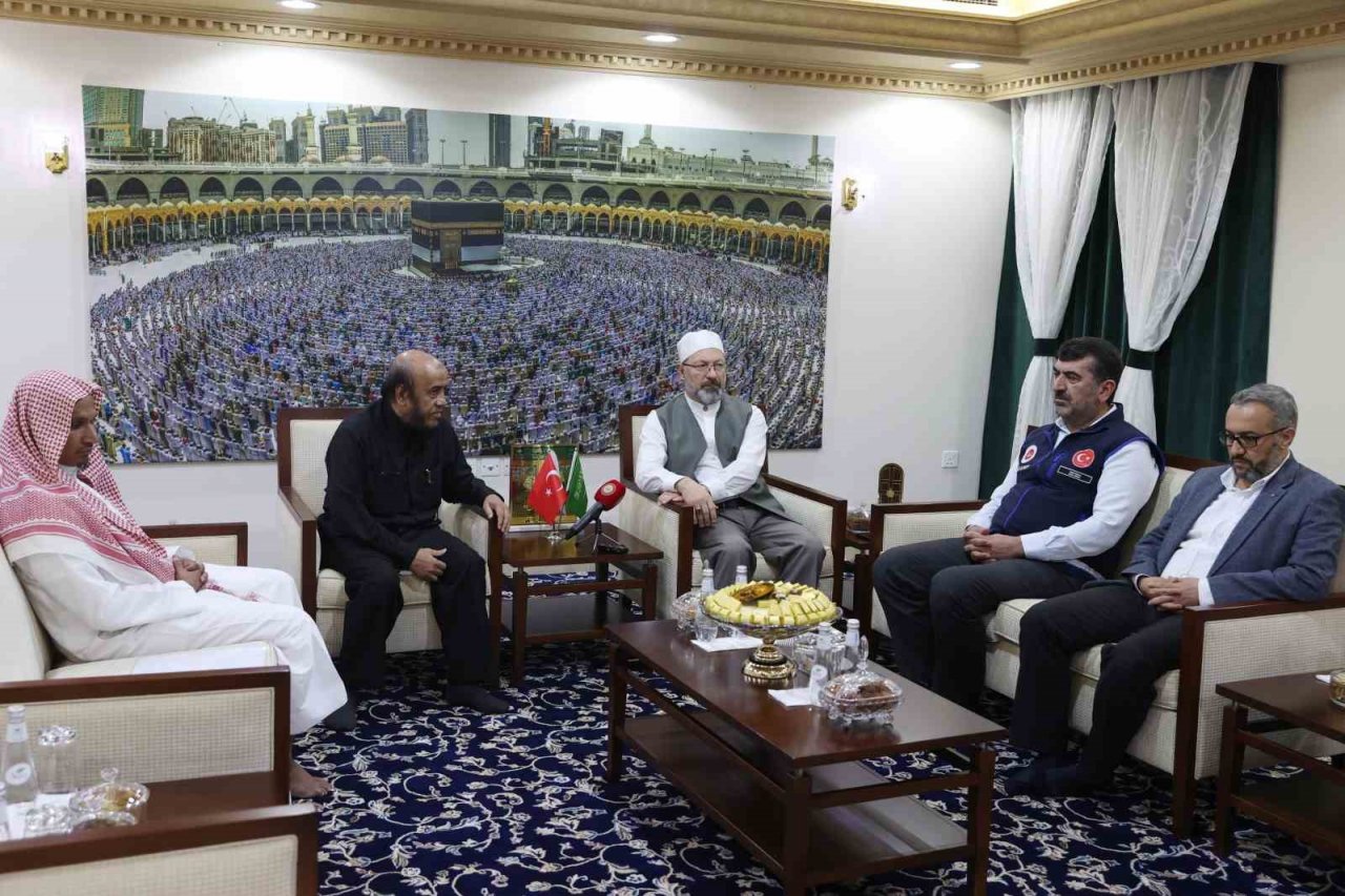 Diyanet İşleri Başkanı Erbaş, Libya Hac Bakanı Beşir ile bir araya geldi