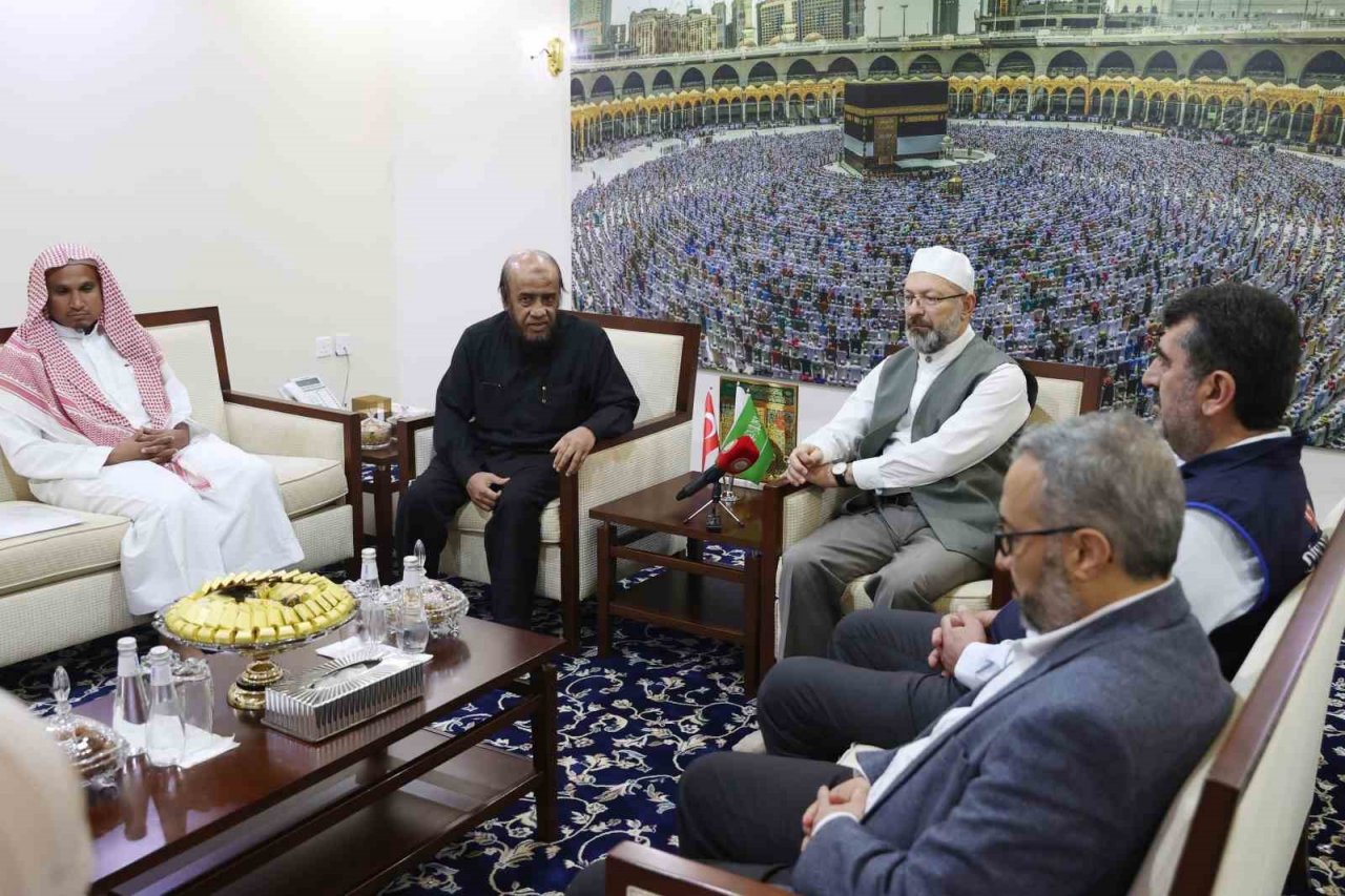 Diyanet İşleri Başkanı Erbaş, Libya Hac Bakanı Beşir ile bir araya geldi