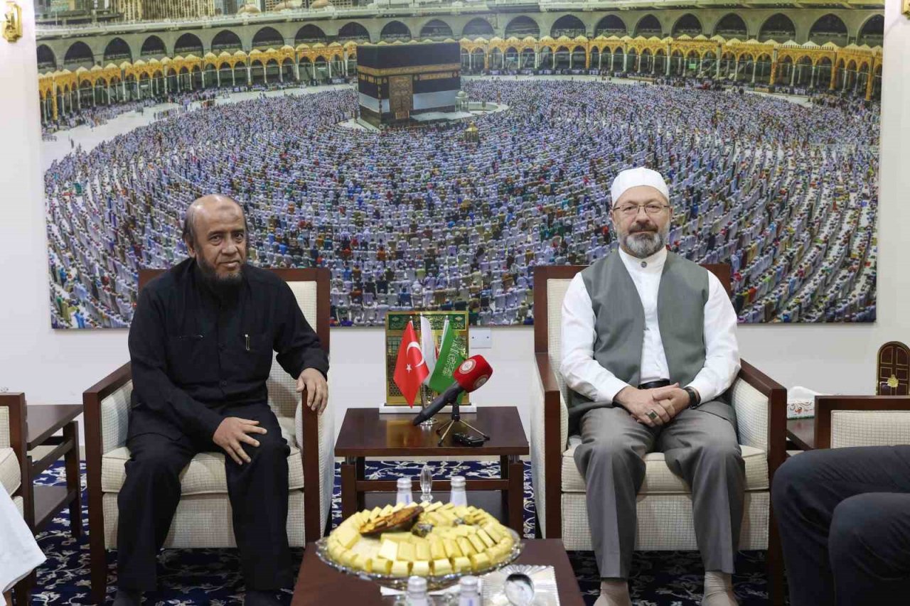 Diyanet İşleri Başkanı Erbaş, Libya Hac Bakanı Beşir ile bir araya geldi